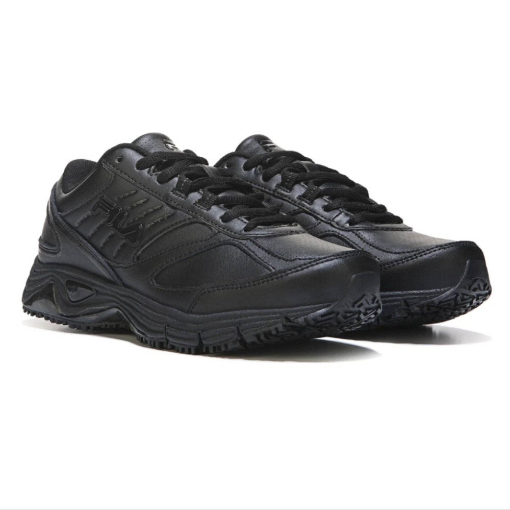 NWT Fila Women's Memory Foam Slip Resistant Shoe, Size 10 Wide in Black